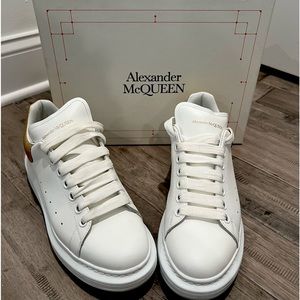Alexander McQueen Women’s Oversized Sneaker White/Gold size 40/9
